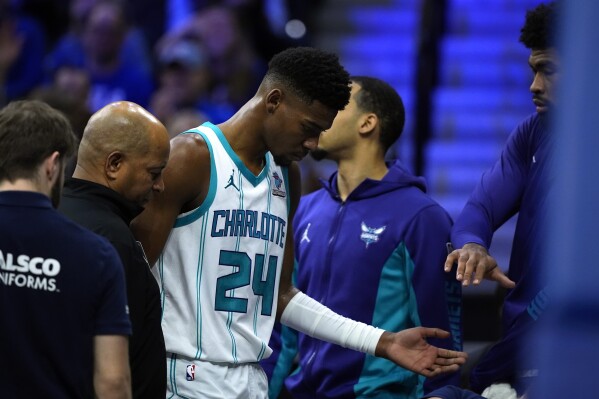 Maxey shakes off bloody nose from flagrant foul leads 76ers over